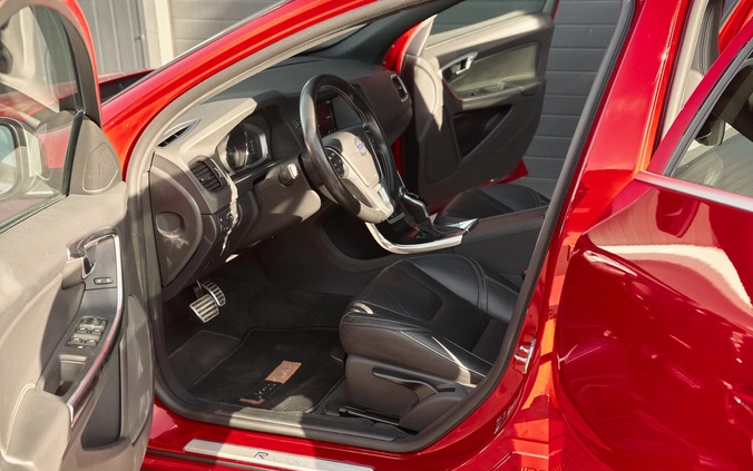 Volvo V60 cena 75900 przebieg: 163000, rok produkcji 2018 z Piotrków Kujawski małe 781